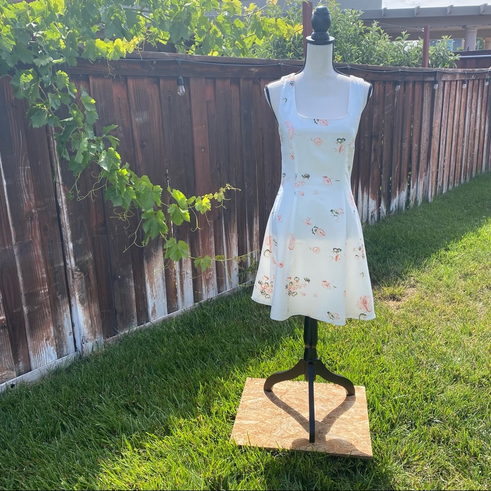 Newport News Easy Style Cross Back Dress Size 6